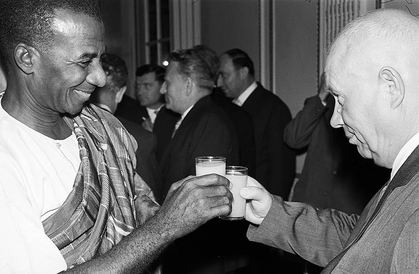 Никита Хрущев на Генеральной ассамблее ООН 1960 года привлекал африканские страны на сторону СССР не только с трибуны, но и в личном общении