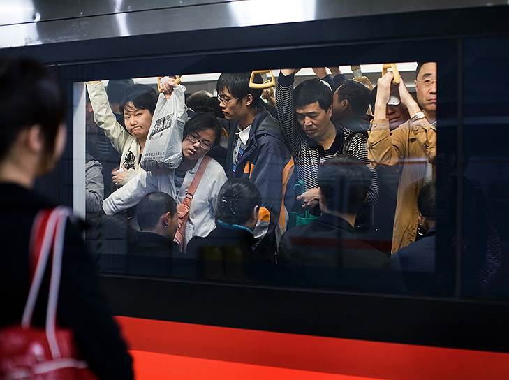 По итогам 2019 года Пекинское метро поставило рекорд по пассажиропотоку — им воспользовались 3,96 млрд человек. Сейчас оно перевозит чуть менее 3,1 млрд пассажиров в год