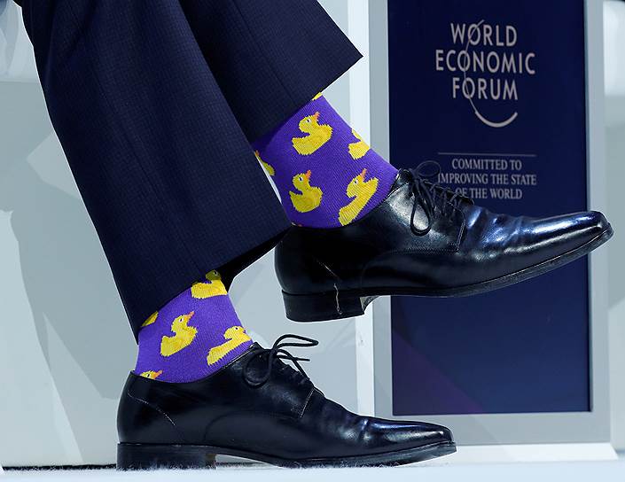 Давос, Швейцария. Носки премьер-министра Канады Джастина Трюдо на Всемирном экономическом форуме