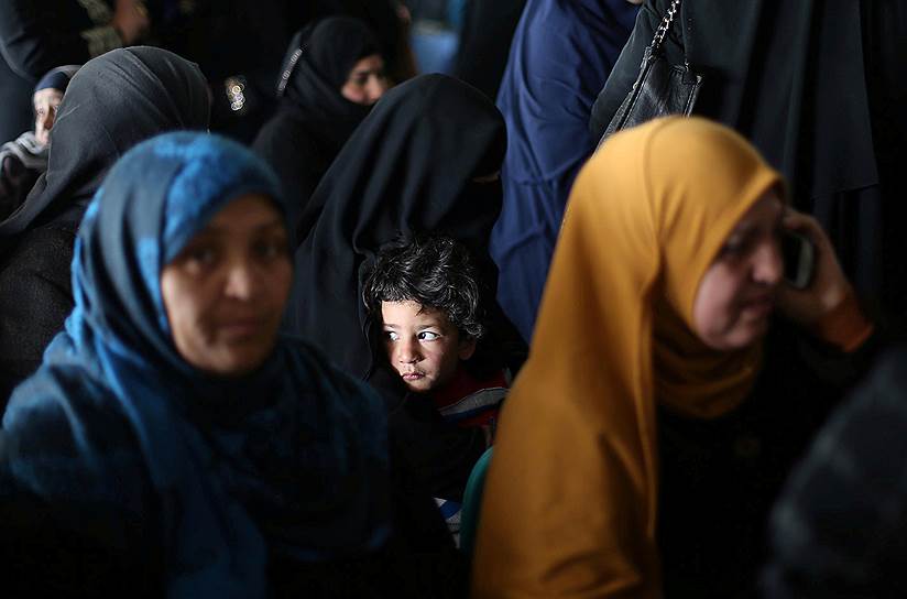Сектор Газа. Местные жители в ожидании разрешения на переход границы с Египтом