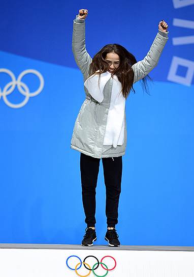 Российская фигуристка Алина Загитова на церемонии награждения