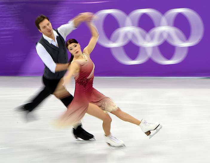 Олимпийские спортсмены из России Екатерина Боброва и Дмитрий Соловьев