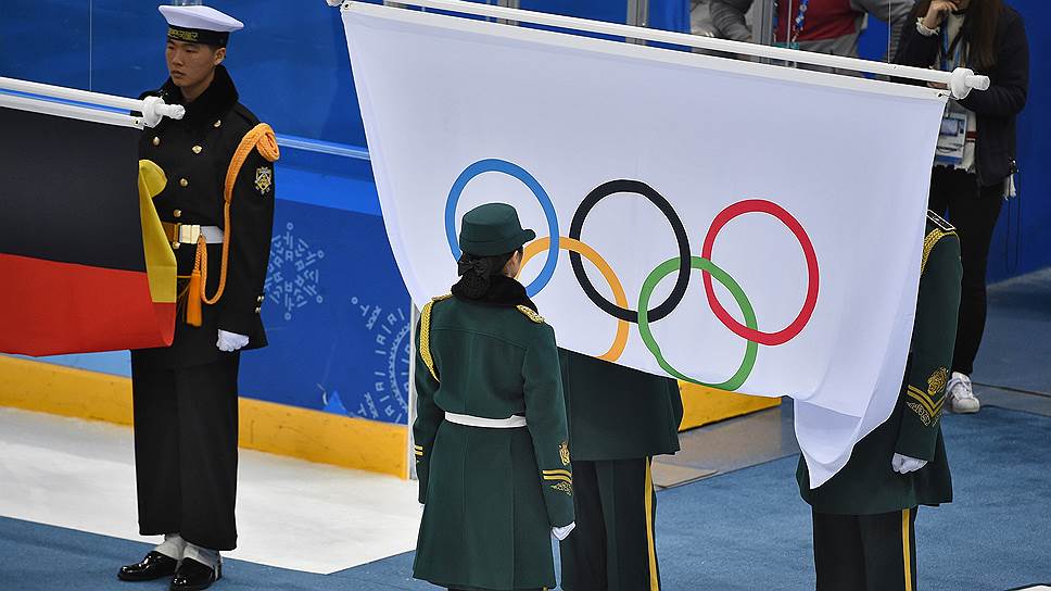 Почему российским спортсменам не разрешили пройти под национальным флагом на закрытии Игр