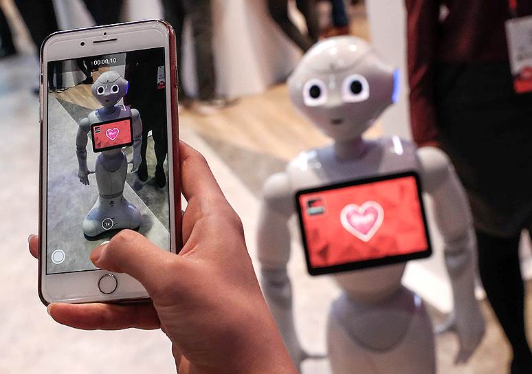 SoftBank Robotics представила новое поколение роботов-помощников