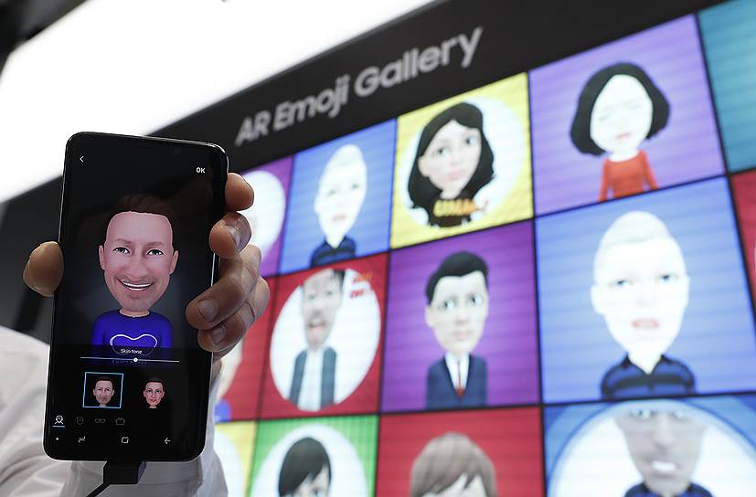 В новом Galaxy S9 есть функция преобразовании селфи в эмодзи: пользователь может создать виртуальный образ самого себя