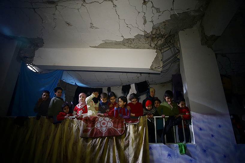 Дума, Сирия. Дети укрываются в убежище