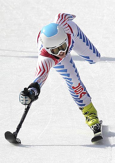 Чонсон, Южная Корея. Лыжница Стефани Джаллен (США) во время гонки в рамках Паралимпийских игр