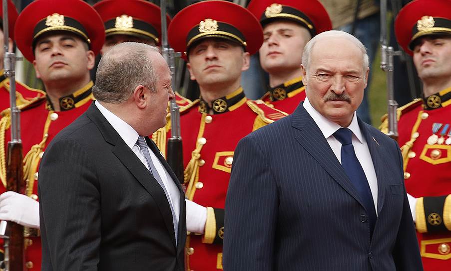 Президент Грузии Георгий Маргвелашвили и президент Белоруссии Александр Лукашенко 