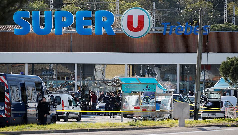 23 марта. В супермаркете французского города Треб были &lt;a href=&quot;/doc/3584260&quot;>захвачены заложники&lt;/a>. Нападавший был застрелен в ходе штурма. Погибли три человека 