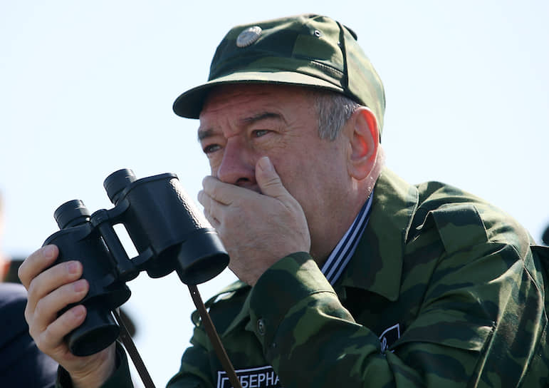 Владимир Чуб возглавлял Ростовскую область с 8 октября 1991 года по 14 июня 2010 года (18 лет, 8 месяцев и 6 дней). Всенародно избирался в 1996 и 2001 годах. В 2011–2016 годах представлял Мурманскую областную думу в Совете федерации