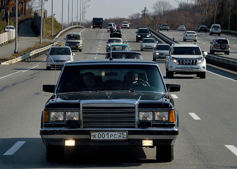 ЗИЛ 41047. Производился с 1985 по 2002 годы. Советским главным лимузином владеет вице-премьер Игорь Шувалов