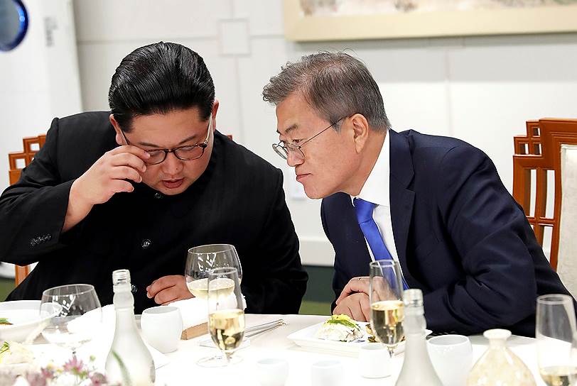 27 апреля. В Южной Корее &lt;a href=&quot;/doc/3615005&quot;>прошел&lt;/a> третий Межкорейский саммит — первая за 11 лет встреча глав КНДР и Южной Кореи
