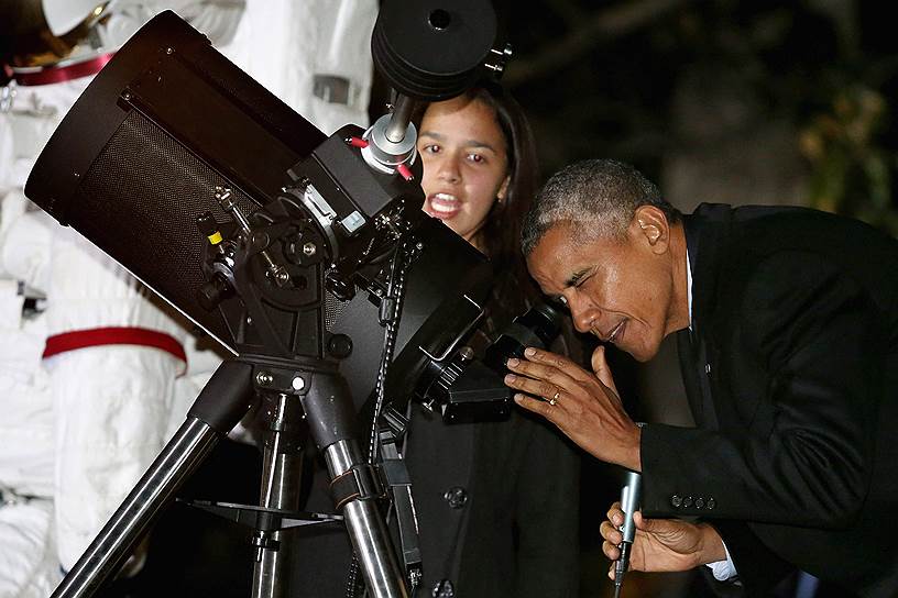 Барак Обама закрыл государственные программы полетов на Луну, но развязал руки частным компаниям, желающим осваивать космос