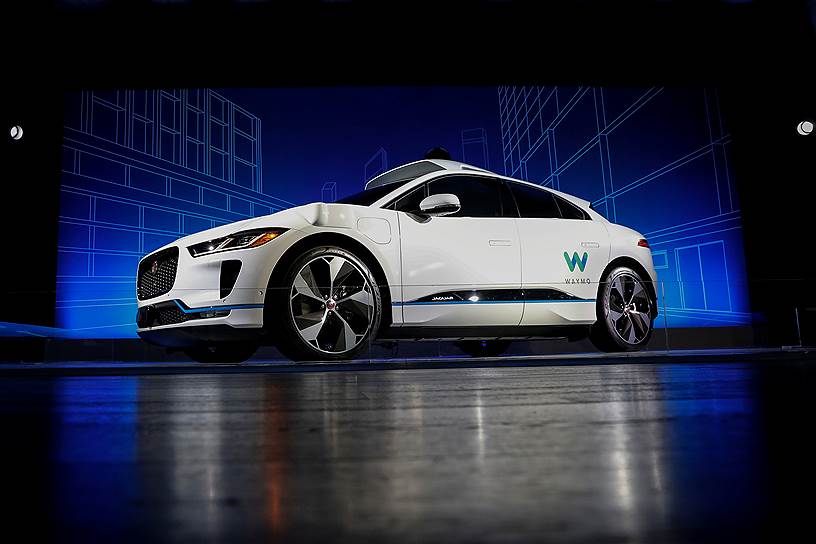 Тройку компаний с крупнейшим парком автономных машин занимает Waymo Auto —  всего 51 автомобиль и 338 водителей