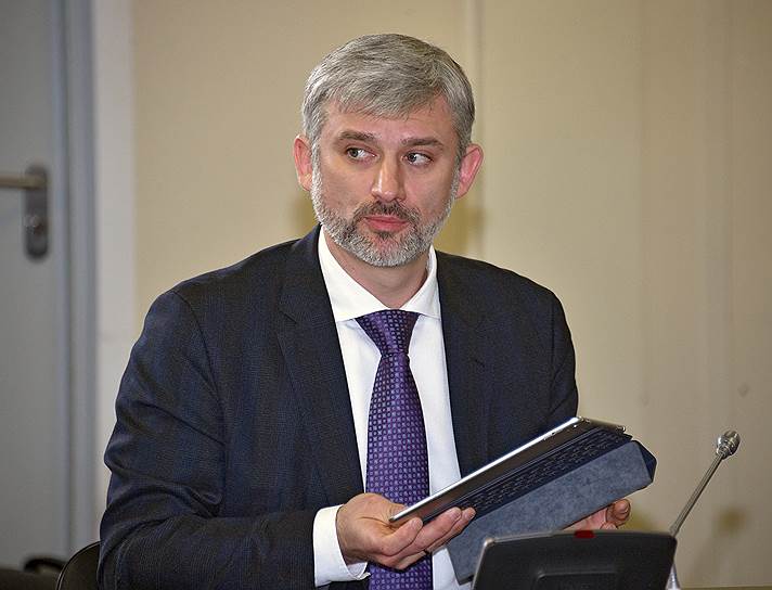 Министр транспорта — Евгений Дитрих