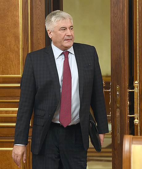 Министр внутренних дел — Владимир Колокольцев
