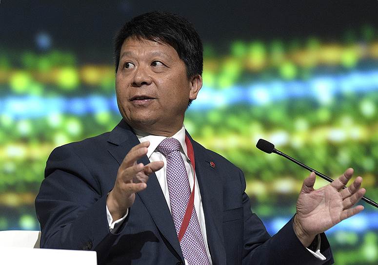 Генеральный директор Huawei Technologies Co. Ltd Го Пин во время сессии «Транзитный мир: что завтра?»