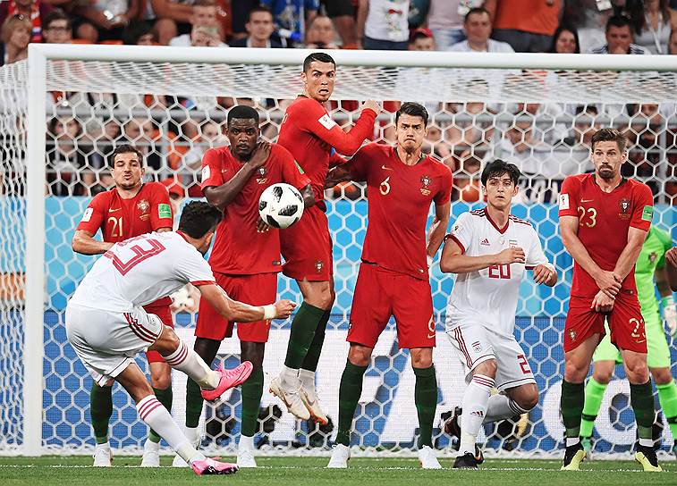 Матч между сборными командами Ирана и Португалии на стадионе «Мордовия Арена»