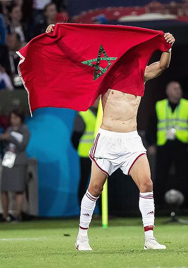 Игрок сборной Марокко во время матча против команды Испании на стадионе «Калининград»