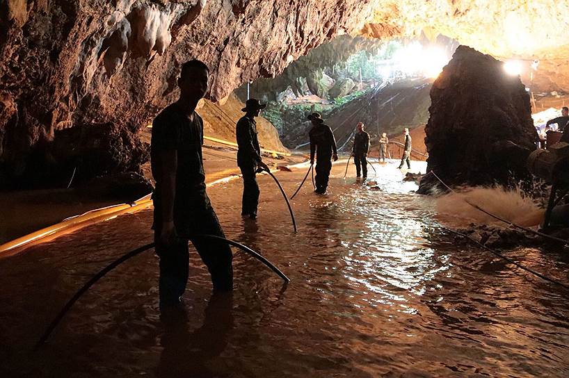 Операция по спасению детей из затопленной пещеры началась 8 июня 