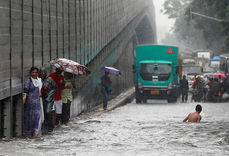 Мумбаи, Индия. Последствия ливневых дождей