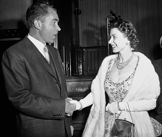 20 октября 1957 года. Елизавета II и вице-президент США Ричард Никсон в Вашингтоне