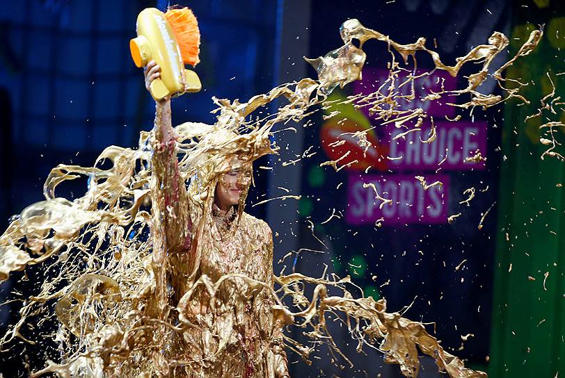 Лос-Анджелес, штат Калифорния (США). Автогонщица Даника Патрик на вручении спортивной премии телеканала Nickelodeon