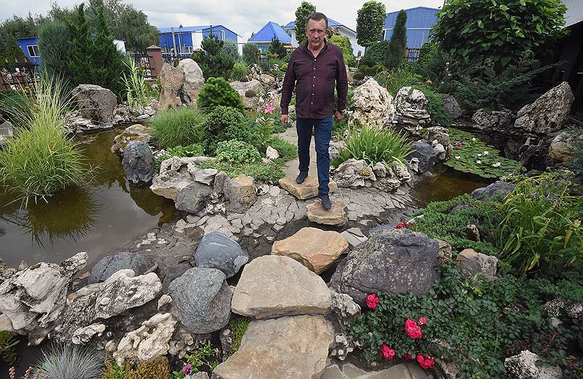 Японский сад камней на территории лакокрасочного завода — место для послеобеденного отдыха сотрудников