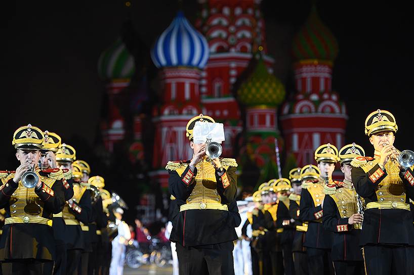 Центральный военный оркестр министерства обороны России во время церемонии.