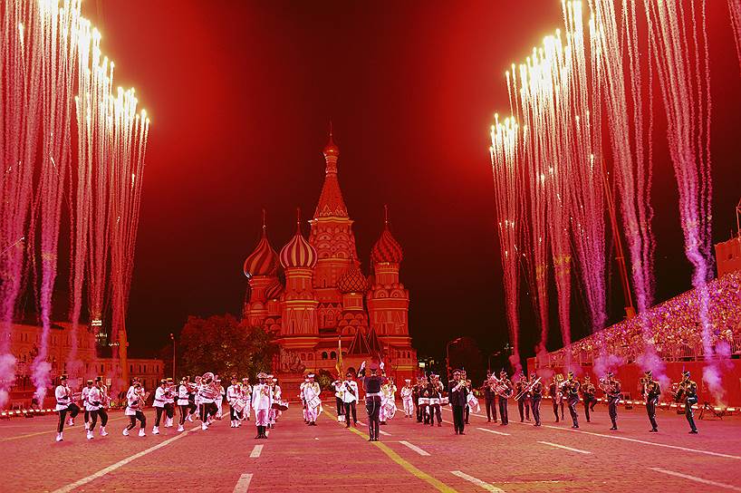 Выступление военного оркестра Шри-Ланки