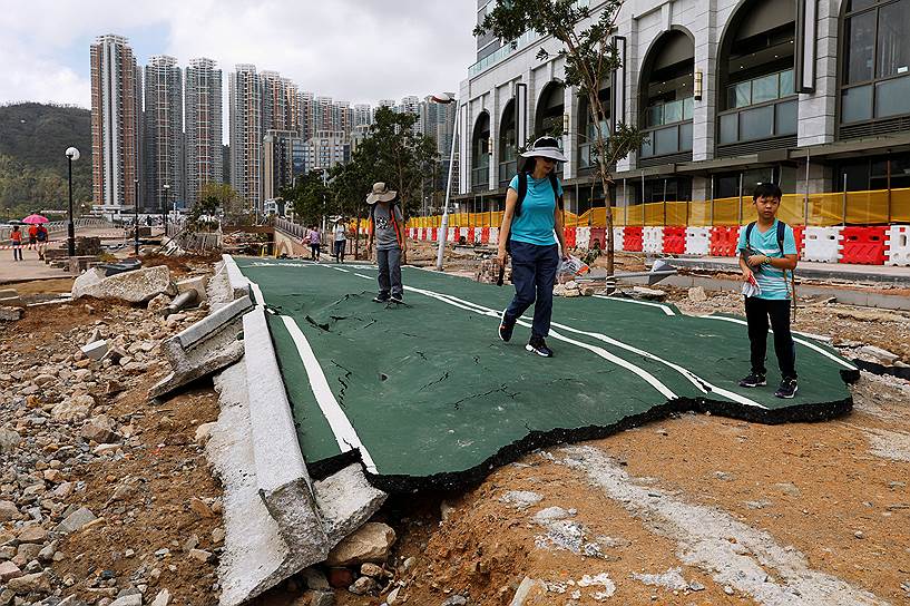 Гонконг, КНР. Последствия тайфуна «Мангхут»