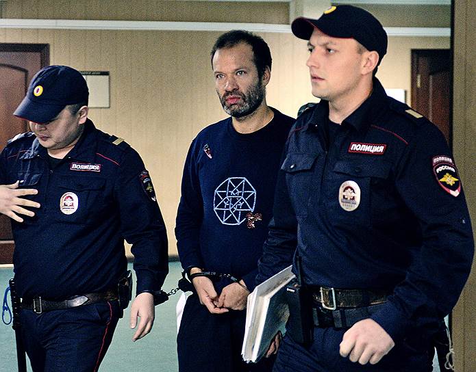 Обвиняемый в организации незаконного игрового бизнеса Антон Бажанов