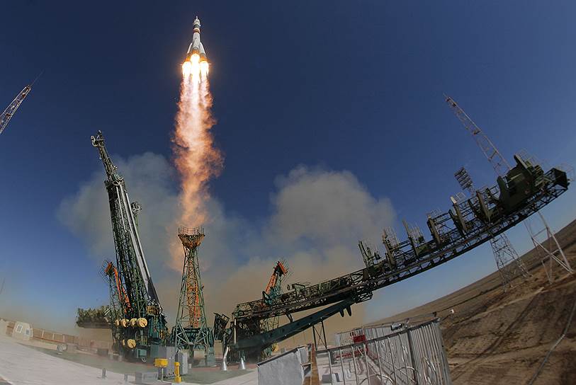 Байконур, Казахстан. «Союз МС-10» взлетает перед аварией с двумя космонавтами на борту