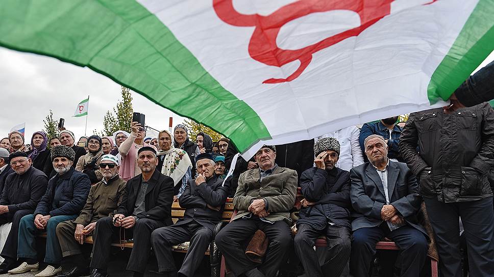 Какие политические требования выдвигают противники соглашения с Чечней