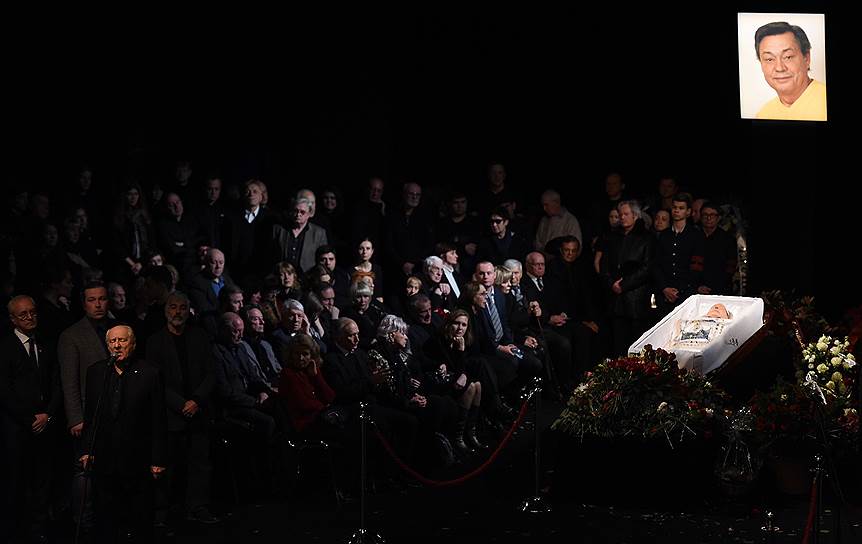 Церемония прощания с народным артистом России Николаем Караченцовым в театре «Ленком»