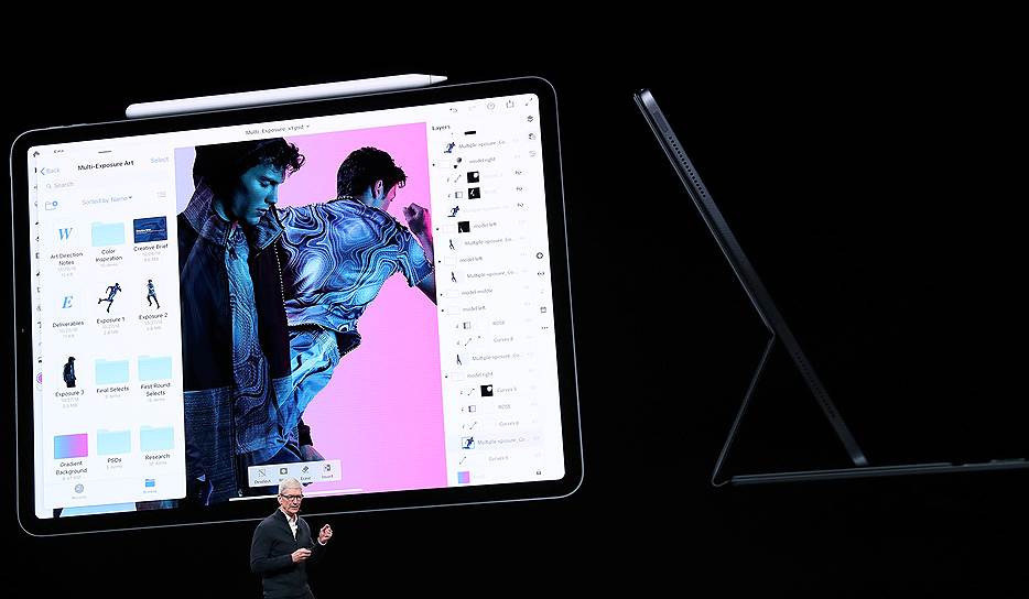 iPad Pro имеет порт USB Type-C, по которому можно подключать другие устройства и заряжать iPhone