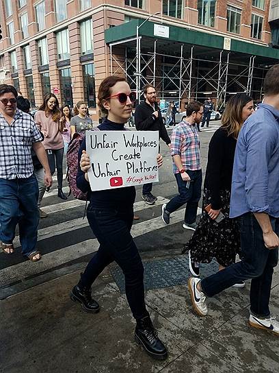 Протестующие в Нью-Йорке, США