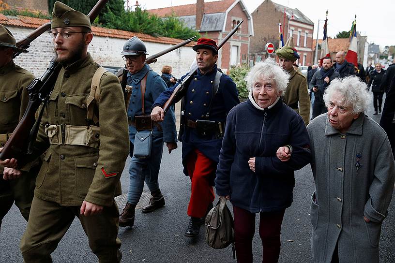 Парад во Франции во время празднования 100-летия окончания Первой мировой войны