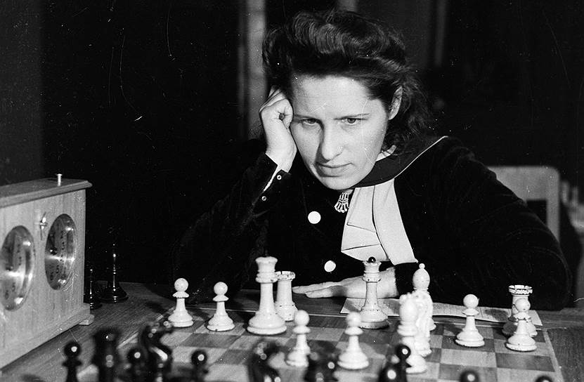 С 1953 по 1991 год чемпионками мира вновь становились советские шахматистки. В 1953 году&lt;strong>  Елизавета Быкова&lt;/strong> взяла реванш у Людмилы Руденко и на три года стала чемпионкой мира. В 1958 и 1960 годах она повторяла свой успех, благодаря победам над Ольгой Рубцовой и Кирой Зворыкиной