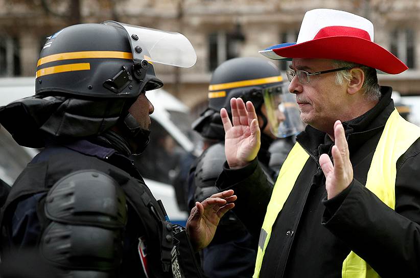 По данным Министерства внутренних дел, по всей Франции протестуют более 80 тыс. человек. Неделю назад в аналогичной акции участвовали 124 тыс. человек. 24 ноября в Париже в протесте участвовали 8 тыс. человек, из них 5 тыс.— на Елисейских полях