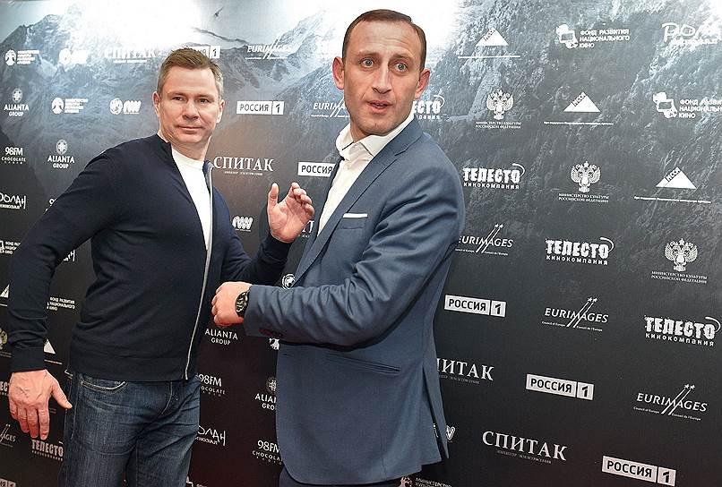 Актеры Дмитрий Муляр (слева) и Лерник Арутюнян перед показом фильма Александра Котта «Спитак» в кинотеатре «Ролан»