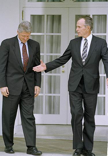 3 ноября 1992 года Джордж Буш проиграл на президентских выборах кандидату от Демократической партии Биллу Клинтону, получив 37,4% голосов, против 43%.