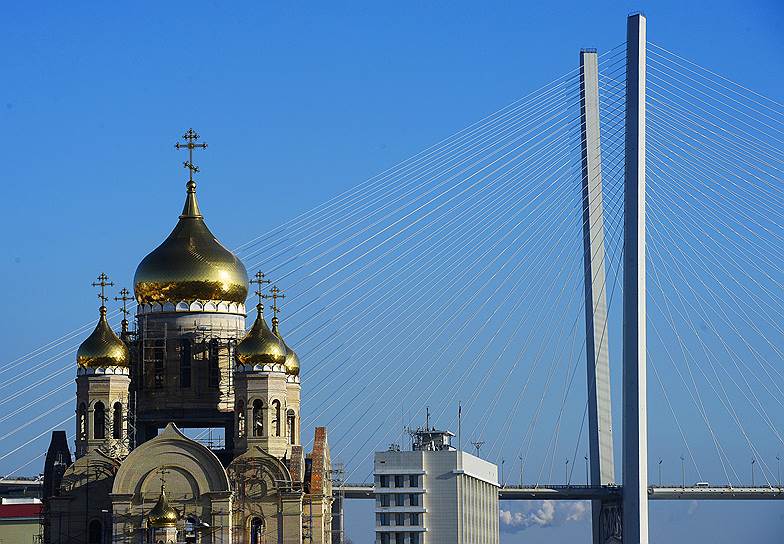 Владивосток, Россия. Вид на Спасо-Преображенский кафедральный собор