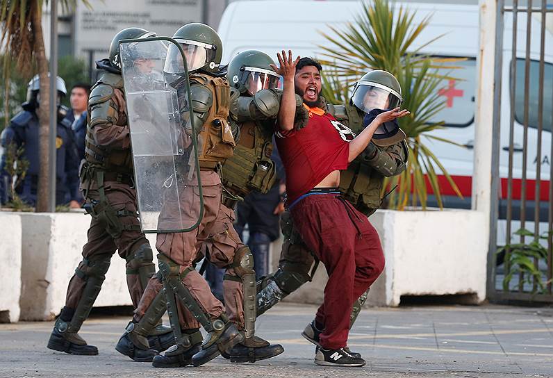 Вальпараисо, Чили. Акция протеста сотрудников порта
