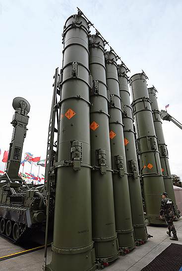 В конце сентября Россия передала Сирии 49 единиц зенитно-ракетных комплексов С-300 (на фото)