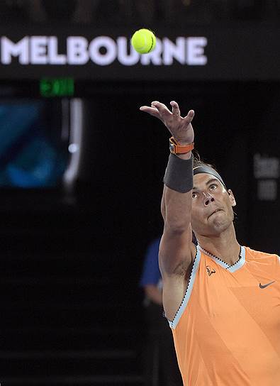 Мельбурн, Австралия. Теннисист Рафаэль Надаль (Испания) в матче против Фрэнсиса Тиафо (США) в рамках Australian Open