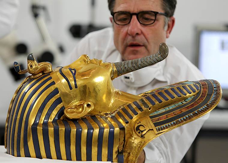 Маска фараона Тутанхамона после реставрации