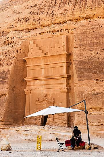 В 2008 году 111 гробниц, вырезанных в скалах, стали первым в Саудовской Аравии объектом, включенным в список культурного наследия ЮНЕСКО. Уникальными являются и найденные здесь надписи, некоторые относятся к донабатейскому периоду
