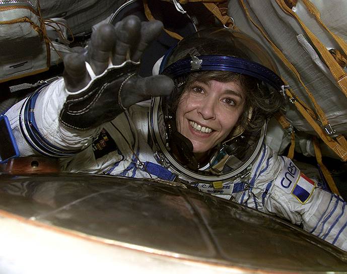 Клоди Эньере. Первая французская женщина-астронавт (1996) и первая женщина на МКС из Европы (2001)