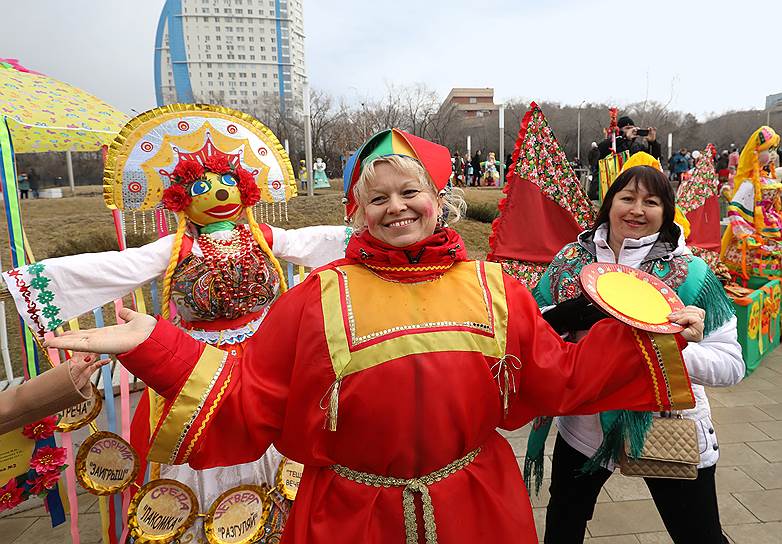 Празднование Масленицы в Волгограде